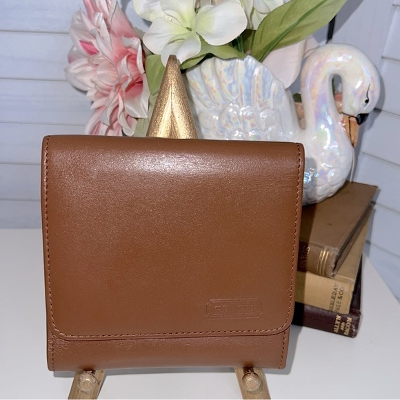 VINTAGE COACH l British Tan Trifold Flap Kisslock Womens Wallet Medium Leather - Picture 1 of 16